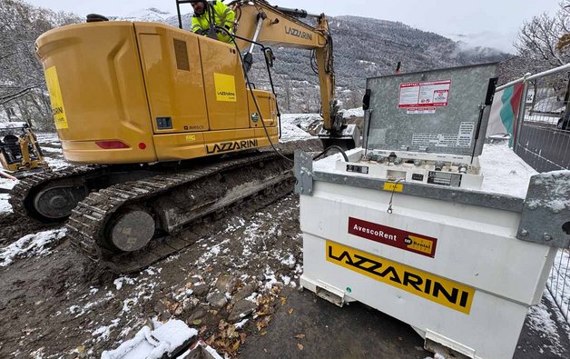 Betankt werden die Baumaschinen mit HVO vor Ort auf der Baustelle ab angemieteten Treibstofftanks von Avesco Rent.