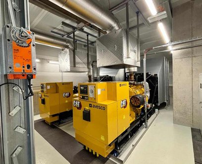 Le nouveau groupe électrogène de secours permet à frifag Märwil AG de pallier une interruption du courant normal de plusieurs heures.