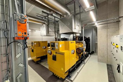 Le nouveau groupe électrogène de secours permet à frifag Märwil AG de pallier une interruption du courant normal de plusieurs heures.