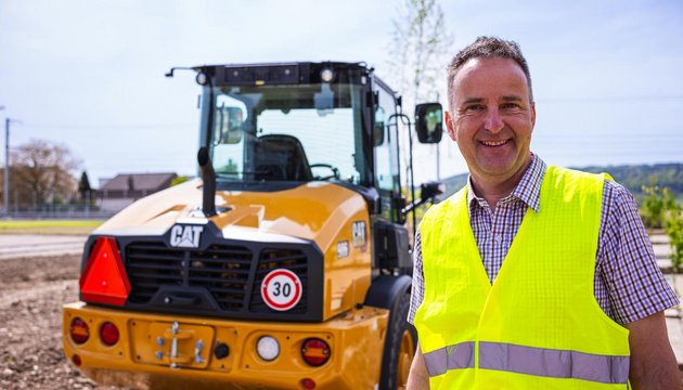 Professionista innovativo nel settore del giardinaggio e della paesaggistica: Marc Herrmann, proprietario e amministratore delegato della Herrmann Gartenbau AG di Burgdorf.
