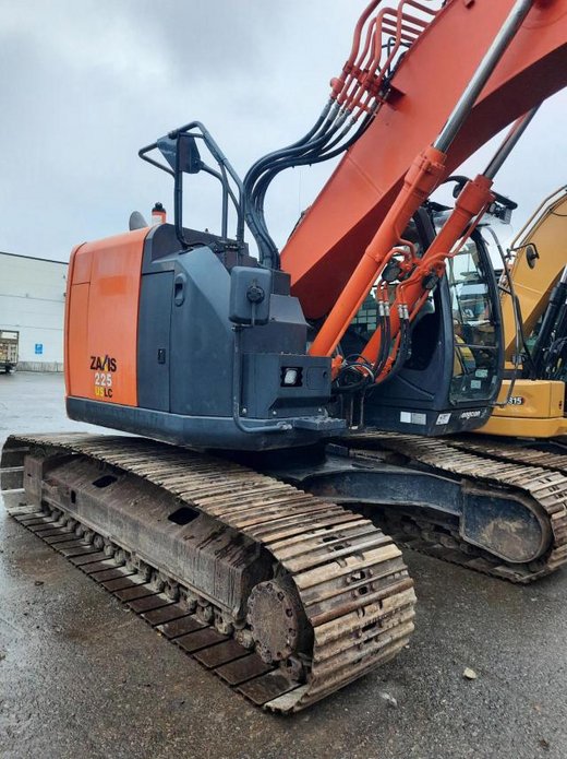 HITACHI ZX225USLC-5B