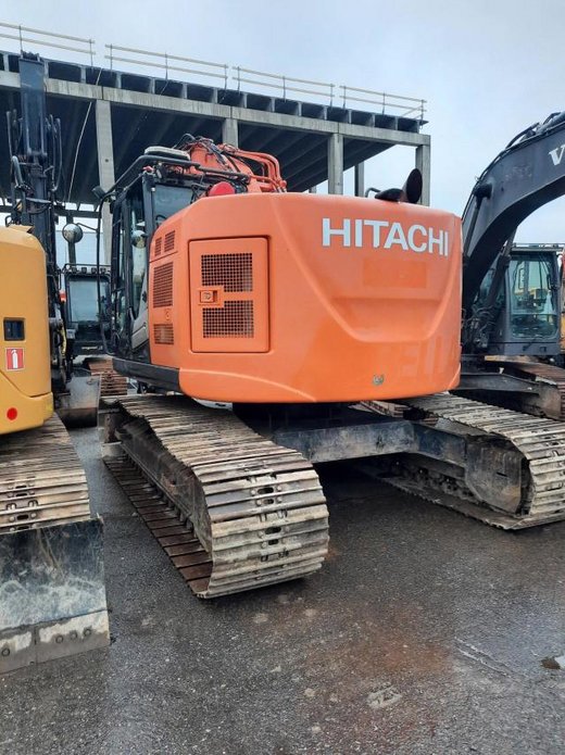 HITACHI ZX225USLC-5B