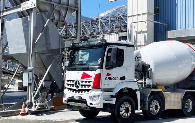 Der Stetter Fahrmischer Light Line AM 9 im Einsatz auf dem Areal der Arnold & Co. AG in Flüelen.