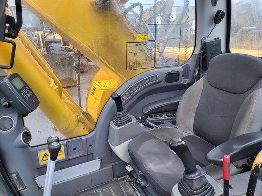 JCB JS200LC