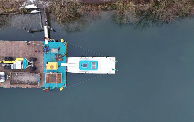 Leistungsstark und zuverlässig sind die beiden Cat Industriemotoren im neuen Schubboot der Eberhard Unternehmungen.