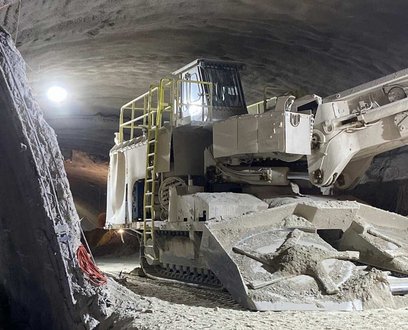 Schlüsselmaschine für das RBS-Projekt: Die massive Teilschnittfräse Sandvik MT520.