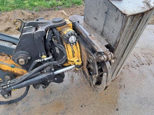 HYUNDAI HX235LCR-9